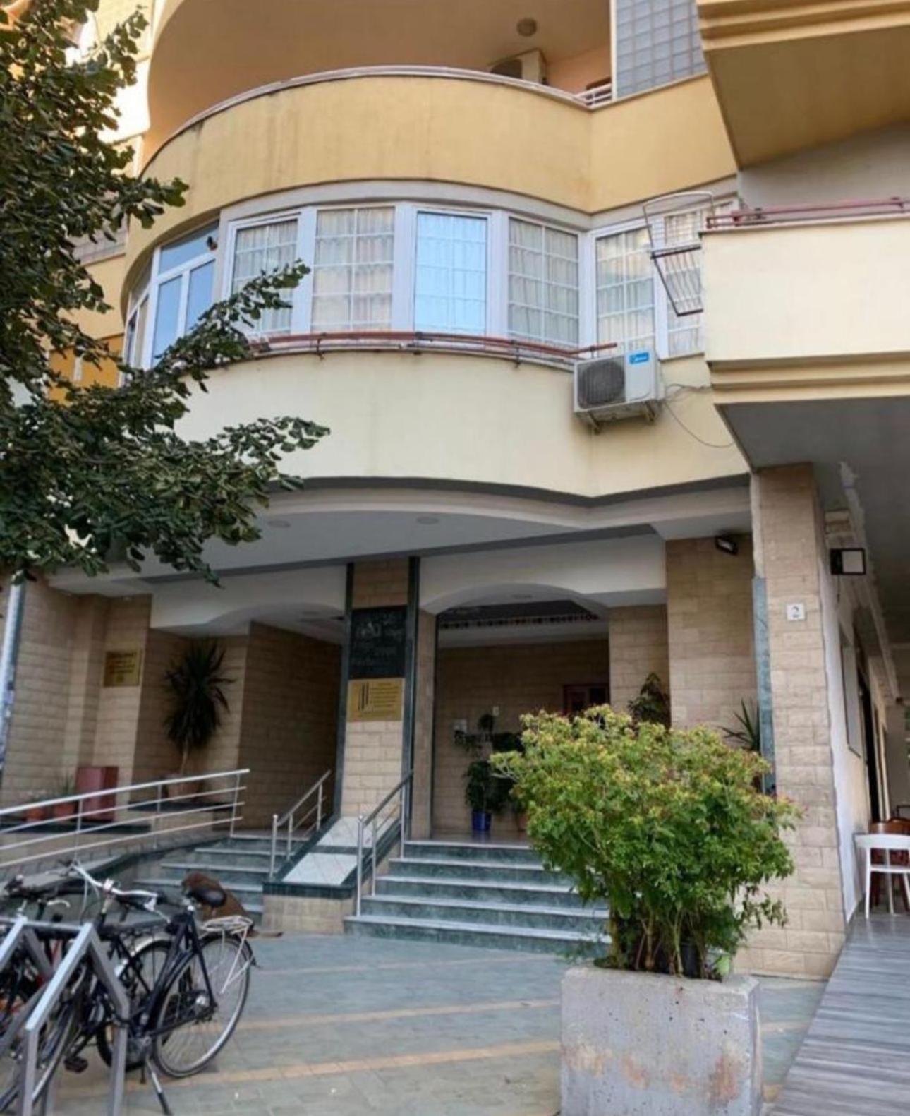 Urban Charm Studio With Balcony 地拉那 外观 照片
